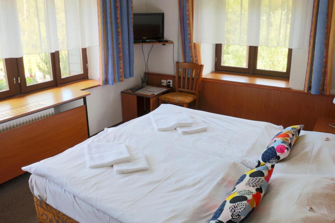 Hotel Maredis Kořenov Kültér fotó