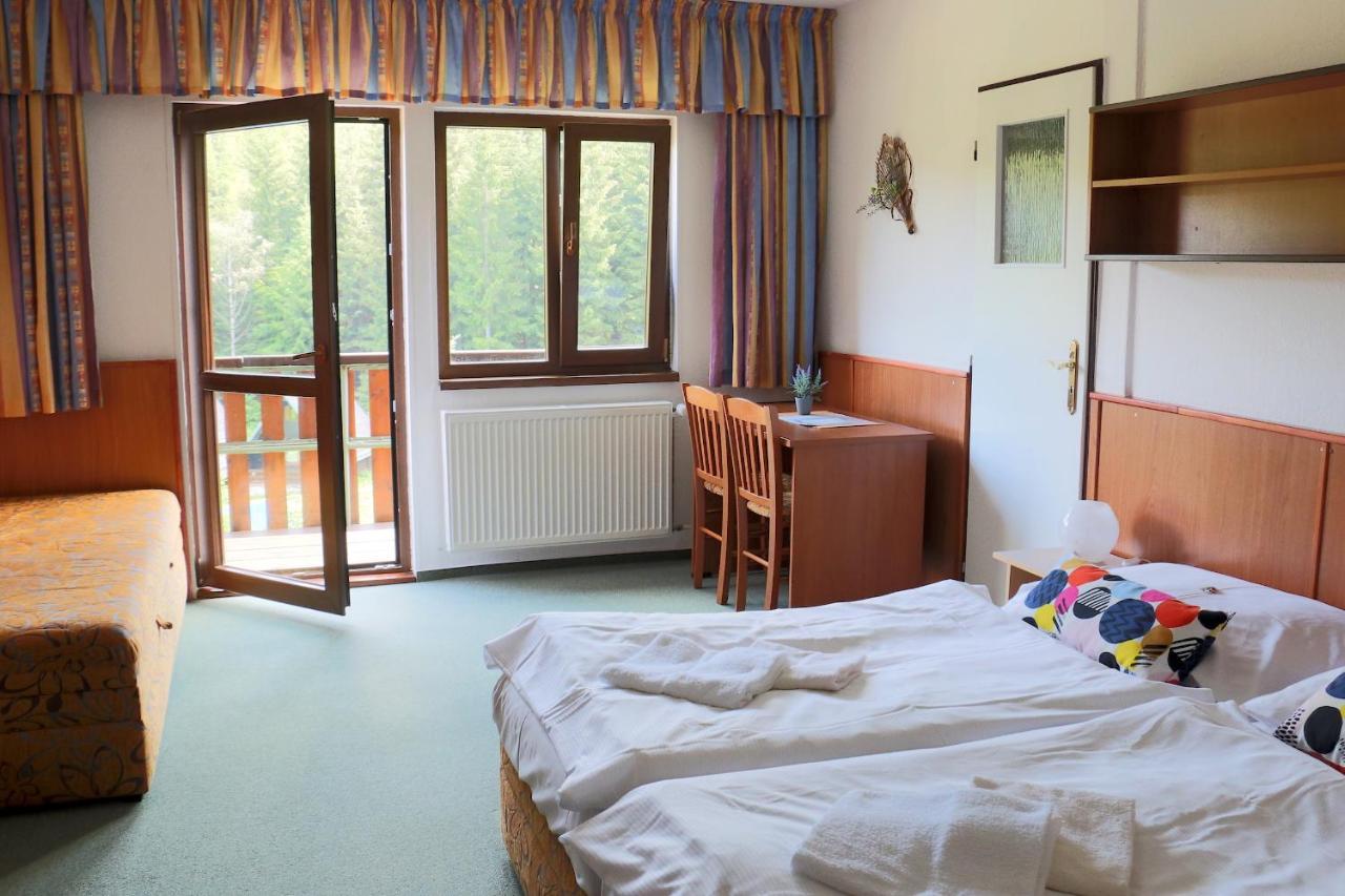 Hotel Maredis Kořenov Kültér fotó