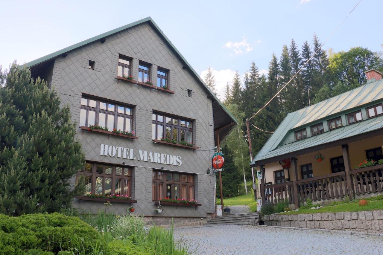 Hotel Maredis Kořenov Kültér fotó