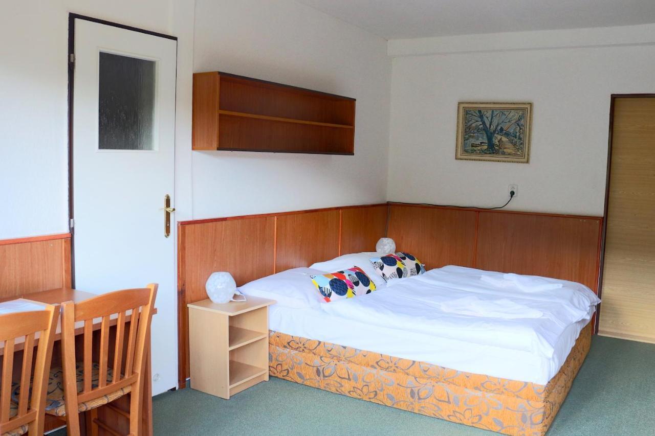 Hotel Maredis Kořenov Kültér fotó