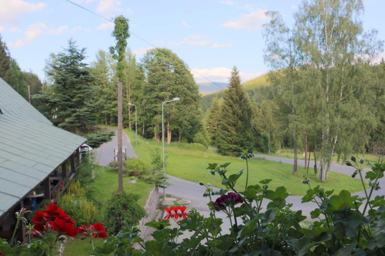 Hotel Maredis Kořenov Kültér fotó