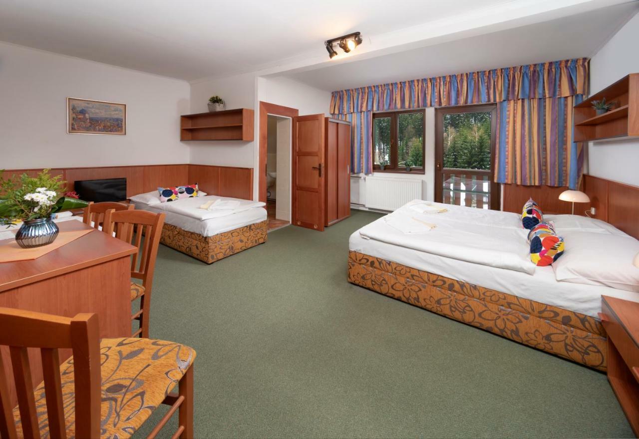 Hotel Maredis Kořenov Kültér fotó